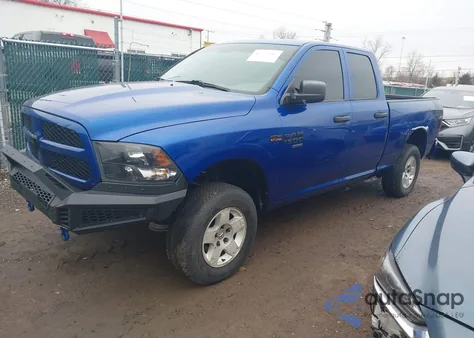 2019 Ram 1500 Classic Express 4X4 6'4 Box из США, поврежденный, VIN 1C6RR7FT6KS537350